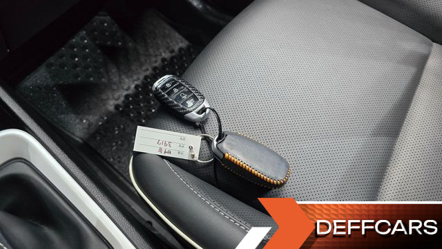 Hyundai VENUE 1.6 Flux купить на сайте DeffCars