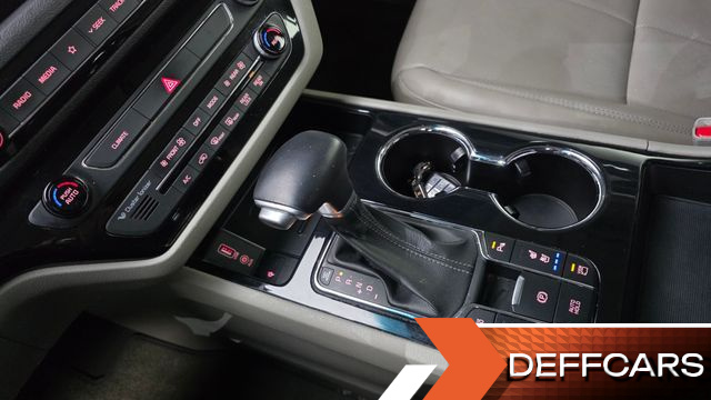 Kia CARNIVAL 9-Seater Noblesse Special купить на сайте DeffCars