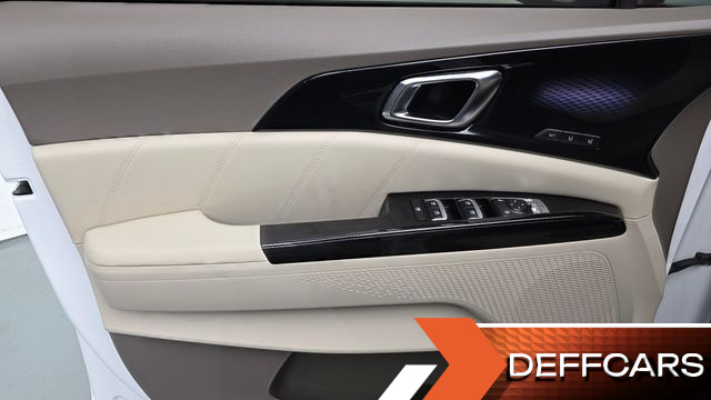 Kia CARNIVAL 7-Seater Signature купить на сайте DeffCars