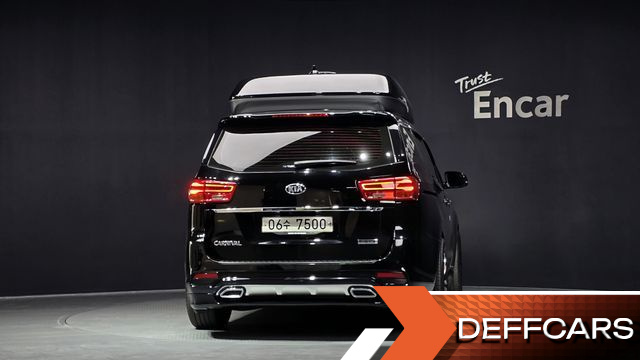 Kia CARNIVAL Gasoline 9-Seater Hi-Limousine Noblesse Special купить на сайте DeffCars