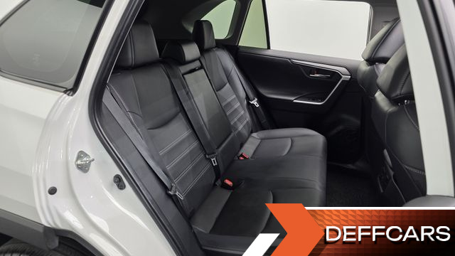 Toyota RAV4 2,5 4WD Hybrid LTD купить на сайте DeffCars