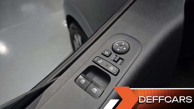 Hyundai STARIA 4WD Lounge 9-Seater Prestige купить на сайте DeffCars
