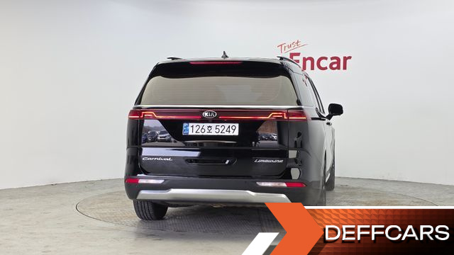 Kia CARNIVAL Gasoline 7-Seater Signature купить на сайте DeffCars