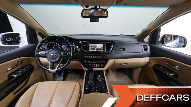 Kia CARNIVAL 7-seater Limousine President купить на сайте DeffCars