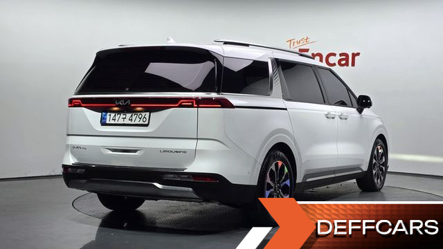Kia CARNIVAL Gasoline 7-Seater Signature купить на сайте DeffCars