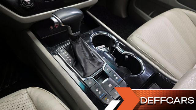 Kia CARNIVAL 9-Seater Prstige купить на сайте DeffCars