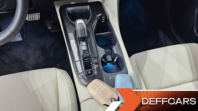 Toyota CROWN 2.5 4WD Hybrid купить на сайте DeffCars