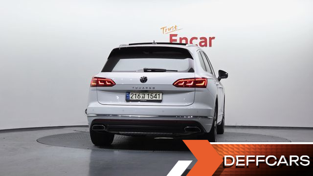 Volkswagen TOUAREG 3.0 TDI Prestige купить на сайте DeffCars