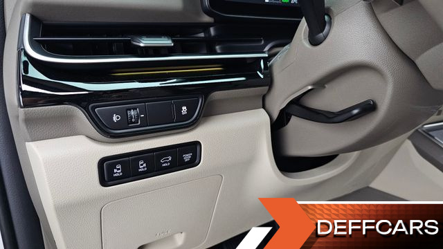 Kia CARNIVAL HEV 9-Seater Hi-Limousine Signature купить на сайте DeffCars
