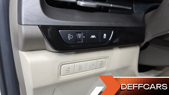 Kia CARNIVAL 9-Seater Noblesse купить на сайте DeffCars