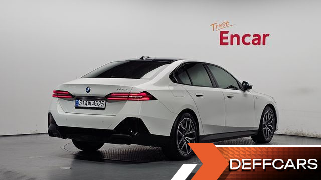 BMW 5-SERIES 520i M Sport купить на сайте DeffCars