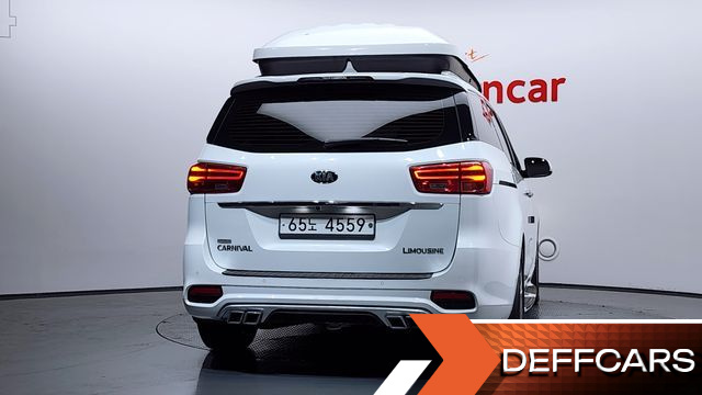 Kia CARNIVAL 7-Seater Limousine President купить на сайте DeffCars
