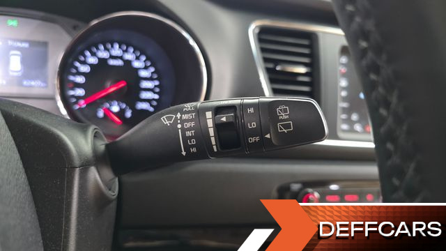 Kia CARNIVAL 9-Seater Hi-Limousine Luxury купить на сайте DeffCars