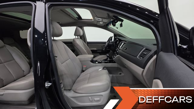 Kia CARNIVAL 9-Seater Noblesse Special купить на сайте DeffCars