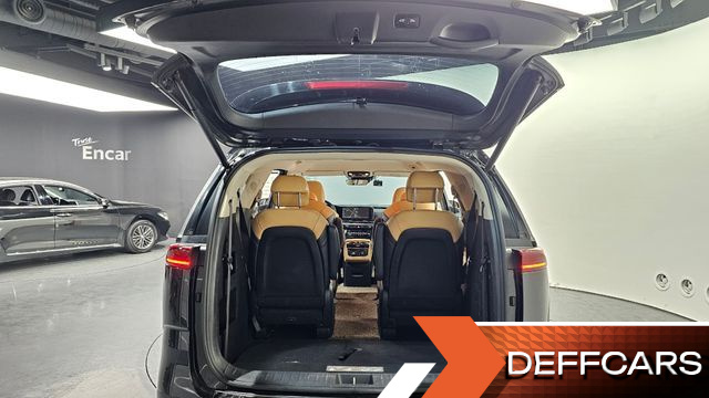 Kia CARNIVAL 9-Seater Signature купить на сайте DeffCars