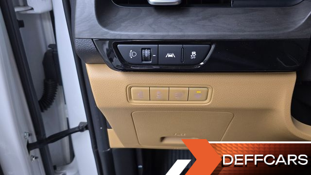 Kia CARNIVAL Diesel 7-Seater Signature купить на сайте DeffCars