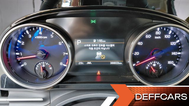 Kia CARNIVAL Gasoline 11-Seater Prestige купить на сайте DeffCars