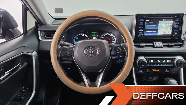 Toyota RAV4 2.5 2WD Hybrid купить на сайте DeffCars
