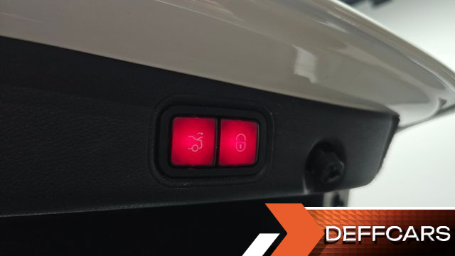 Mercedes E-CLASS E300 Exclusive купить на сайте DeffCars