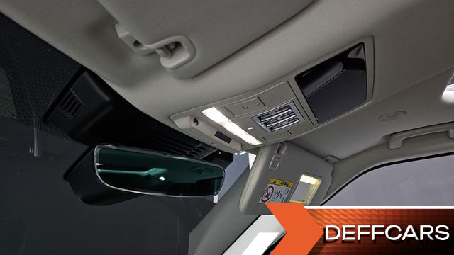 Land Rover DISCOVERY 2.0 P300 SE купить на сайте DeffCars