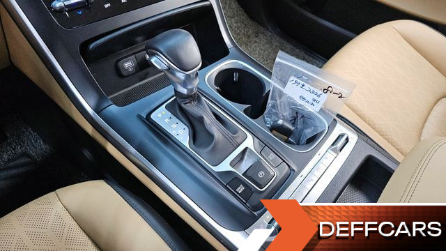 Kia CARNIVAL 9-Seater Prestige купить на сайте DeffCars