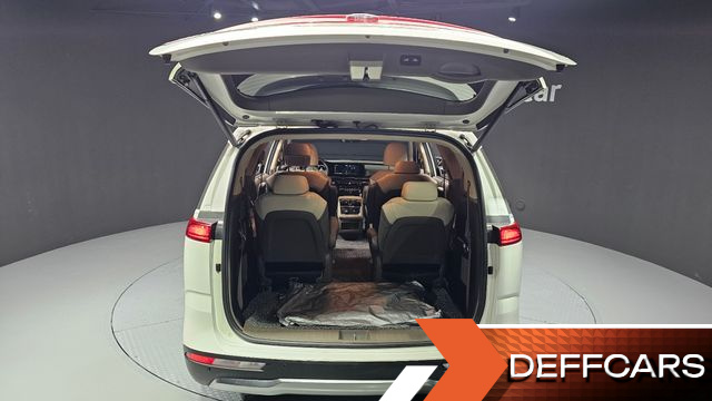 Kia CARNIVAL 9-Seater Signature купить на сайте DeffCars