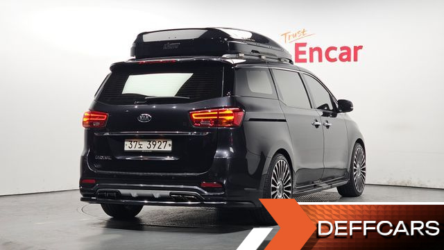 Kia CARNIVAL 9-Seater Noblesse Special купить на сайте DeffCars