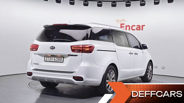 Kia CARNIVAL 9-Seater Prstige купить на сайте DeffCars