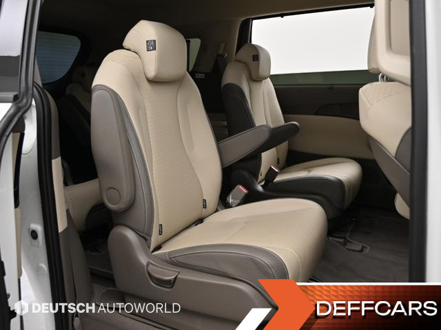 Kia CARNIVAL Gasoline 9-Seater Signature купить на сайте DeffCars