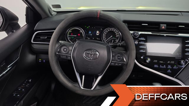 Toyota CAMRY 2.5 XLE Hybrid купить на сайте DeffCars