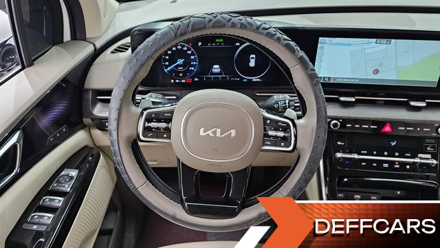 Kia CARNIVAL Gasoline 7-Seater Signature купить на сайте DeffCars