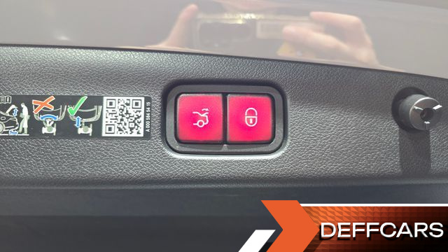 Mercedes E-CLASS E300 4MATIC AMG Line Premiere Special купить на сайте DeffCars