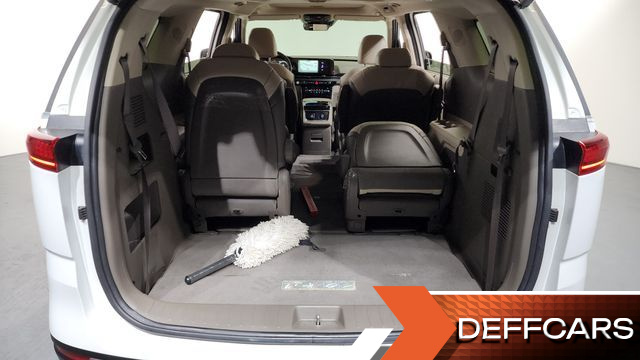 Kia CARNIVAL 9-Seater Signature купить на сайте DeffCars