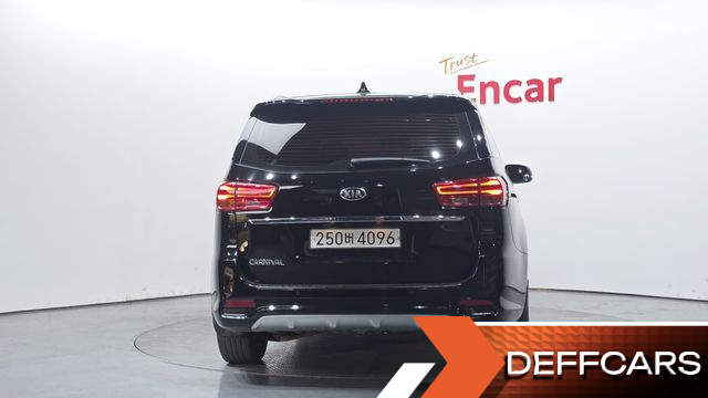 Kia CARNIVAL 9-Seater Luxury купить на сайте DeffCars