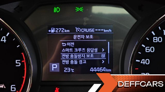 Kia CARNIVAL 9-Seater Noblesse Special купить на сайте DeffCars