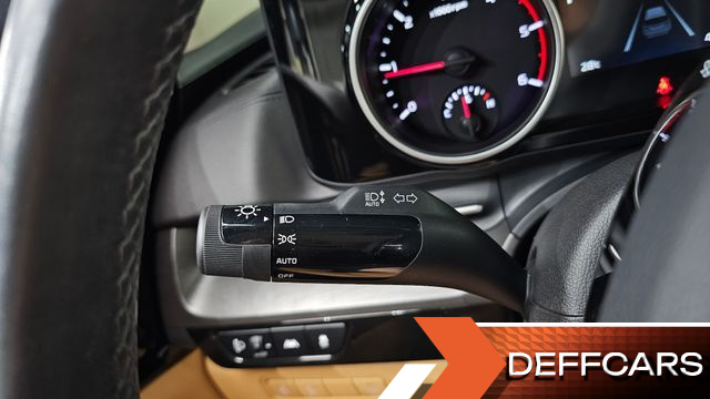 Kia CARNIVAL 9-Seater Prestige купить на сайте DeffCars