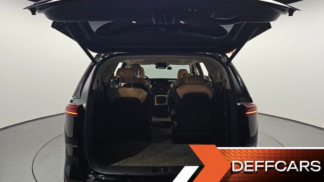 Kia CARNIVAL 9-Seater Signature купить на сайте DeffCars