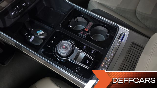 Kia CARNIVAL HEV 9-Seater Hi-Limousine Signature купить на сайте DeffCars