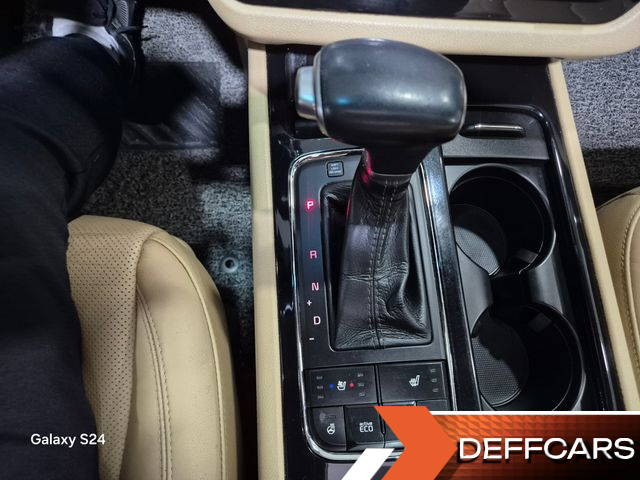 Kia CARNIVAL 7-seater Limousine VIP купить на сайте DeffCars