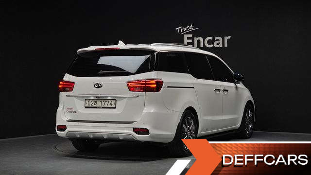 Kia CARNIVAL 9-Seater Noblesse купить на сайте DeffCars