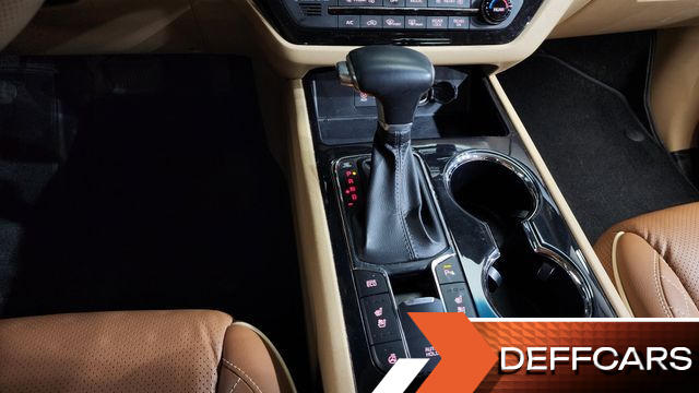 Kia CARNIVAL 9-Seater Noblesse купить на сайте DeffCars