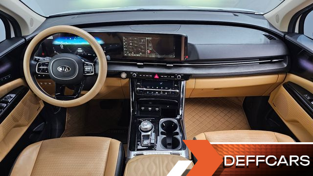 Kia CARNIVAL Gasoline 7-Seater Signature купить на сайте DeffCars
