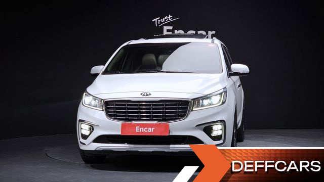 Kia CARNIVAL 7-Seater Limousine VIP купить на сайте DeffCars