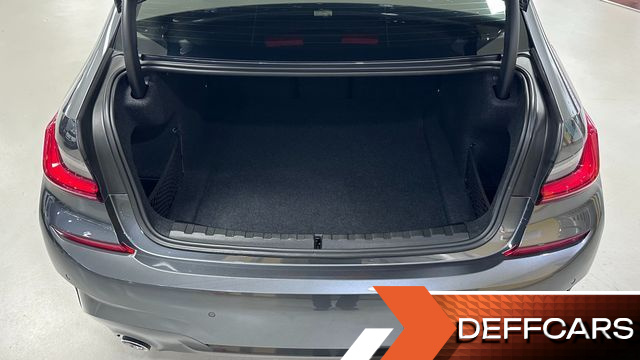 BMW 3-SERIES 320i M Sport купить на сайте DeffCars