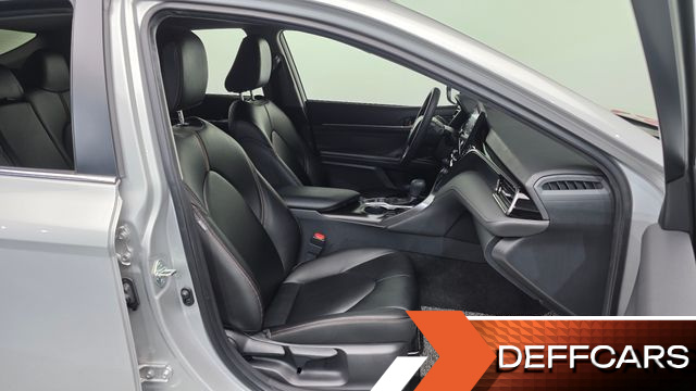 Toyota CAMRY 2.5 LE Hybrid купить на сайте DeffCars