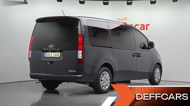 Hyundai STARIA Cargo 5-Seater Modern купить на сайте DeffCars