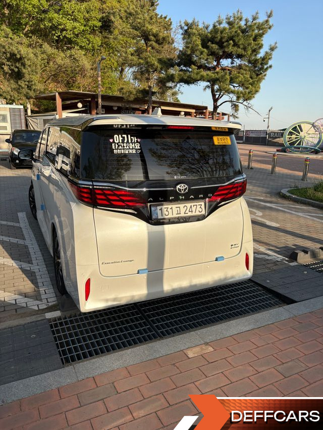 Toyota ALPHARD 2.5 HEV Executive AWD купить на сайте DeffCars