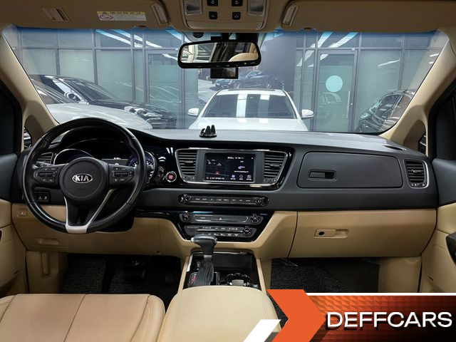 Kia CARNIVAL 7-Seater Hi-Limousine President купить на сайте DeffCars