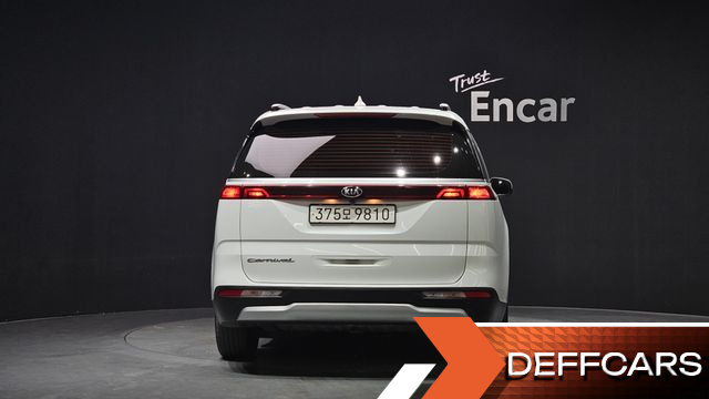 Kia CARNIVAL 9-Seater Prestige купить на сайте DeffCars