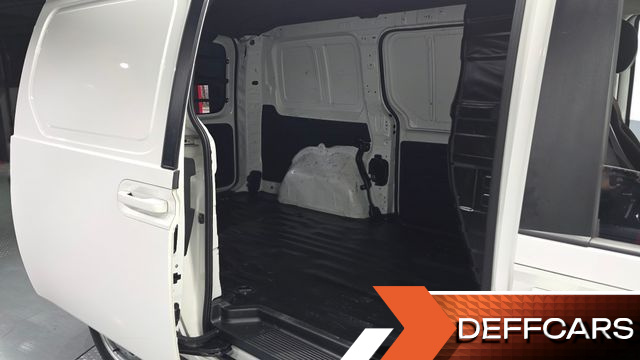 Hyundai STARIA Cargo 3-Seater Smart купить на сайте DeffCars